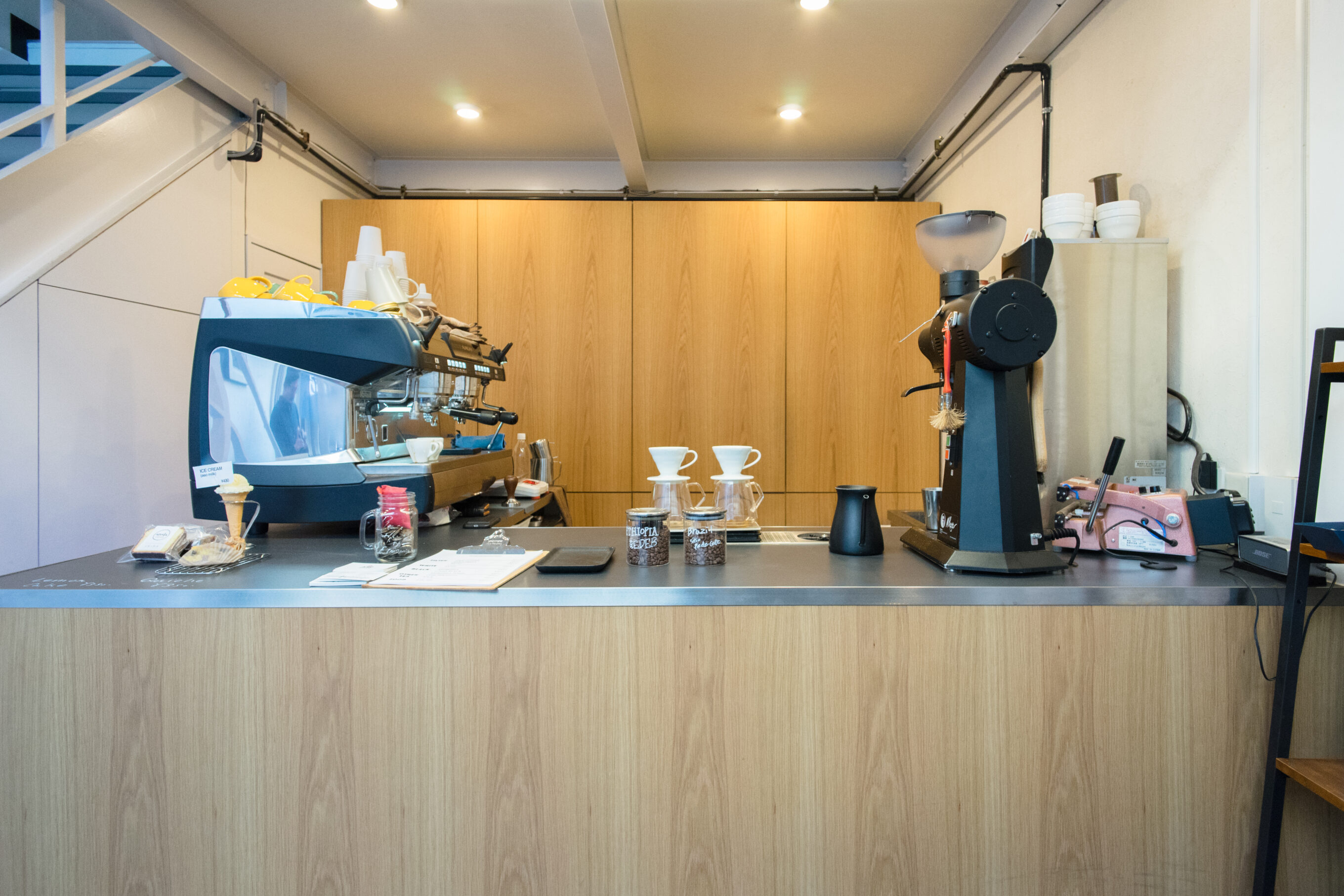 ASTER（アスター）の施工事例 AND COFFEE ROSTERS1