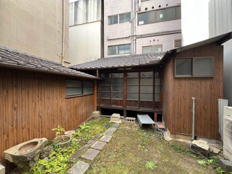 裏庭のもんじゃ施工前イメージ
